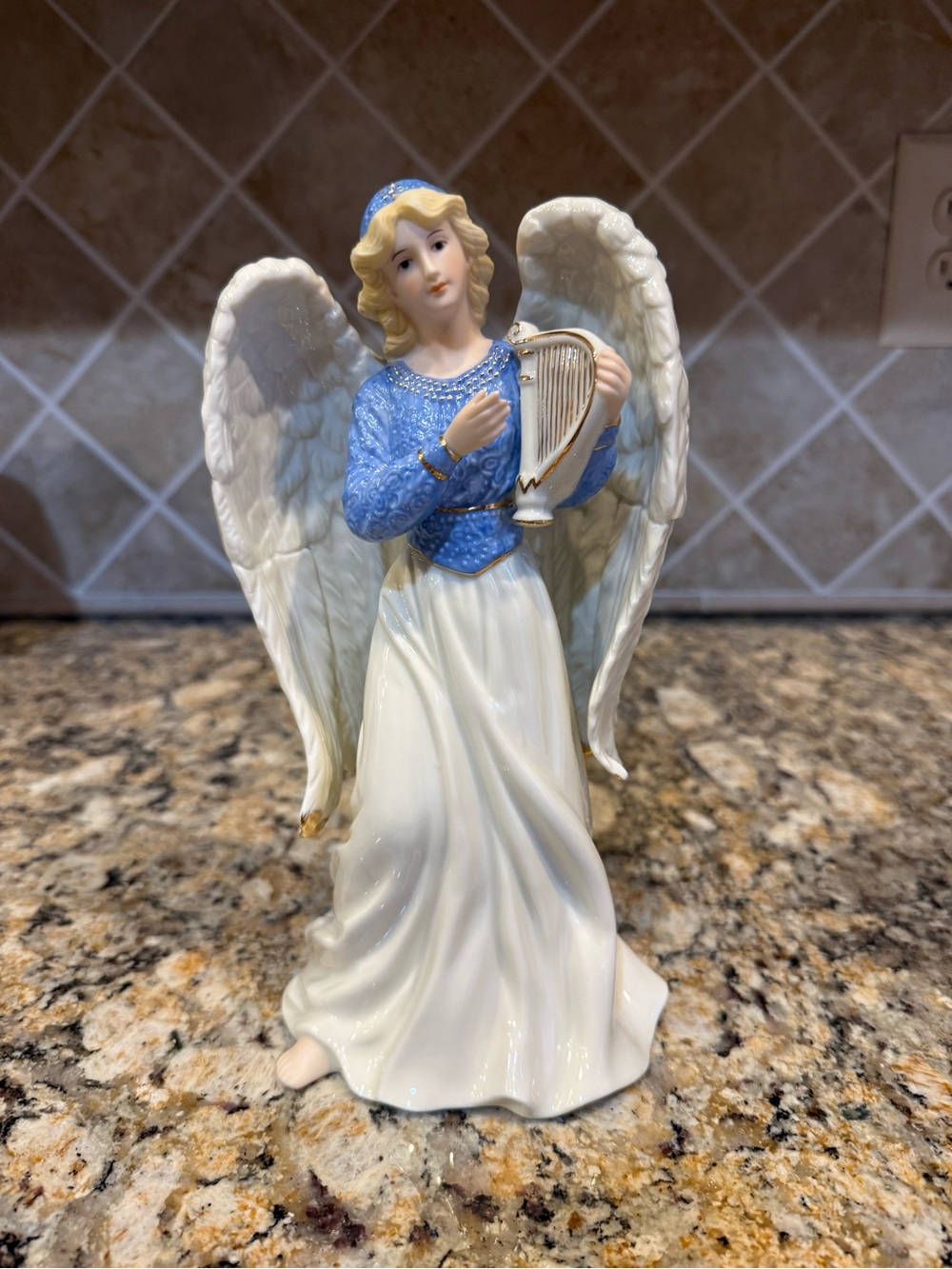 Vintage Porcelain Angel Music Box with Harp - Plays O Holy Night Excellent condt